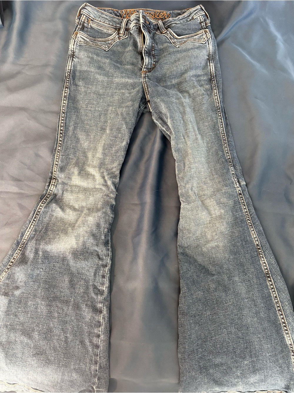 Classic Women's Flared Jeans - Light Blue Wash